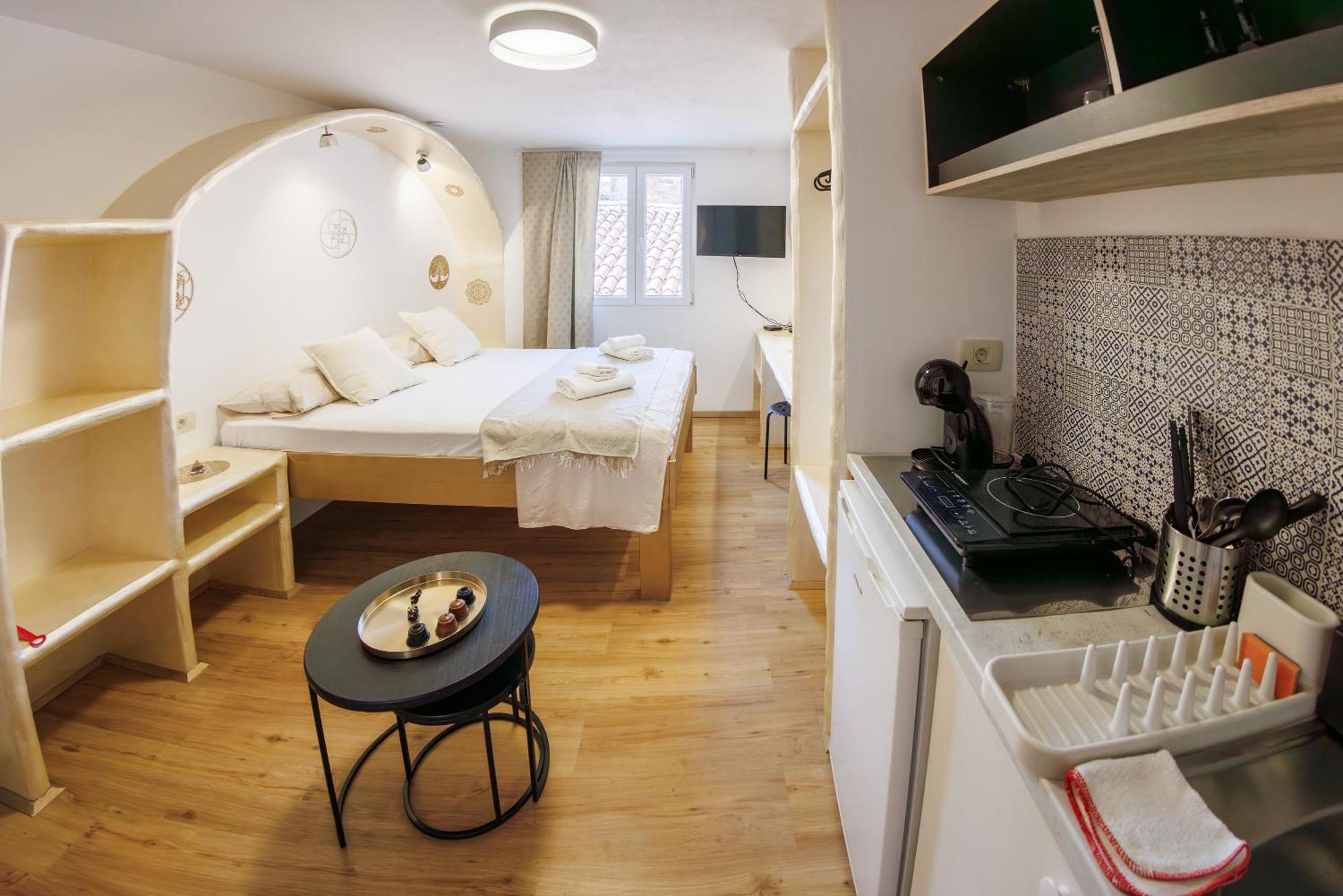 Plutus Apartments And Rooms With Free Parking Koper Exterior photo